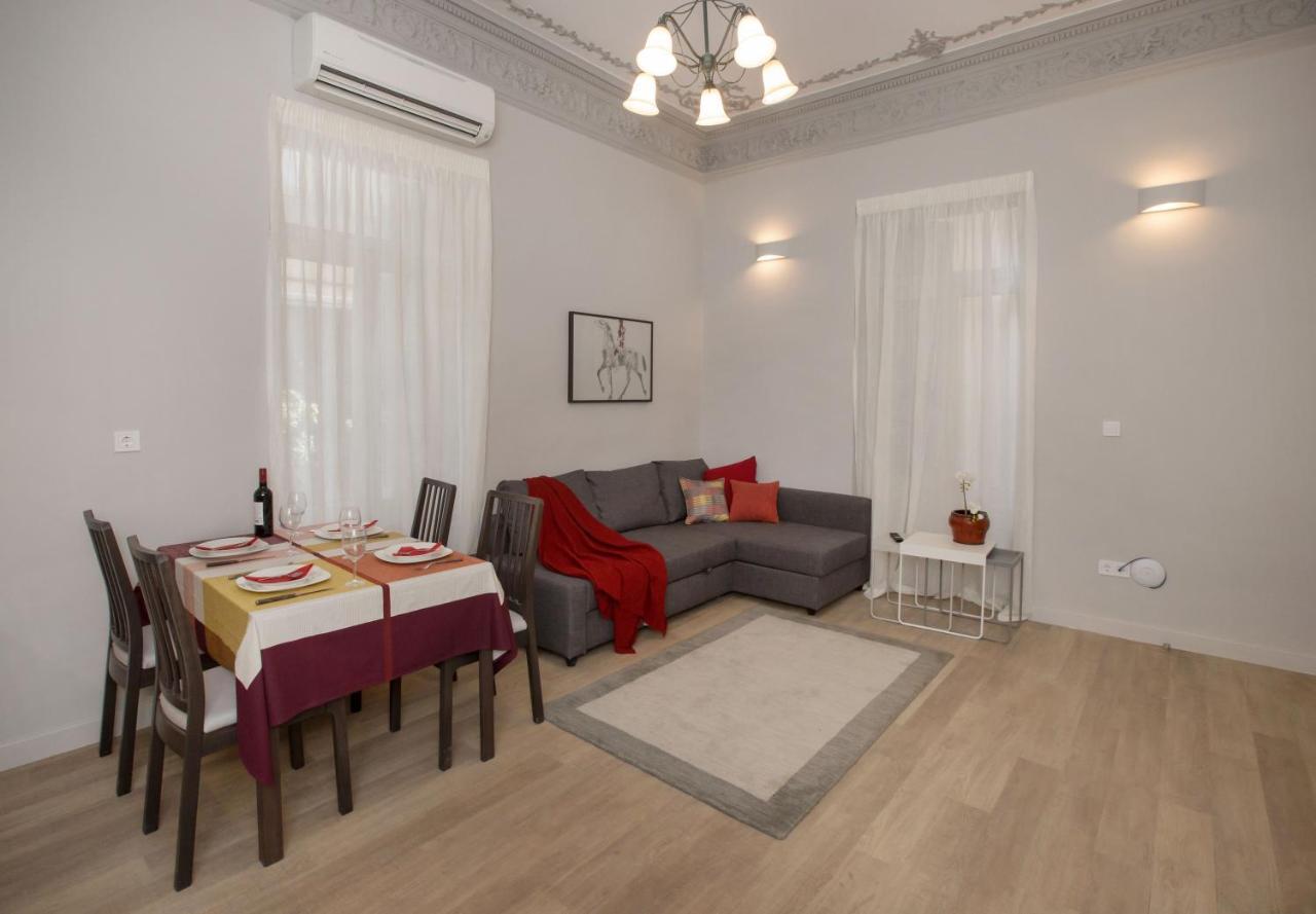 Apartment Sophisticated In Syntagma By Ghh