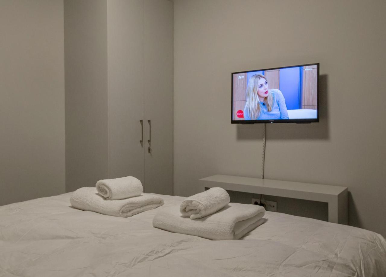 Apartment Sophisticated In Syntagma By Ghh Athens
