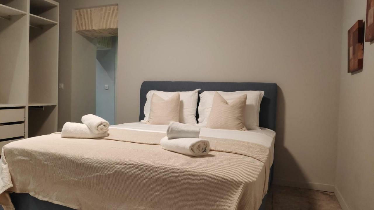 Sophisticated In Syntagma By Ghh Apartment Athens