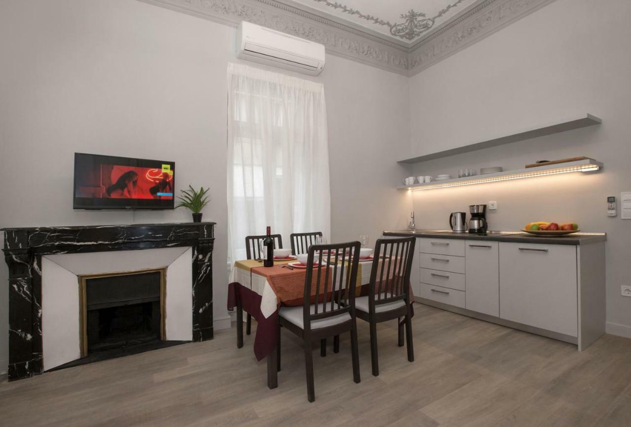 Apartment Sophisticated In Syntagma By Ghh